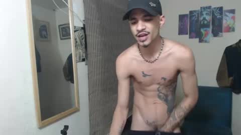 Snapshot of roy_master chatting on 10.06.25 roy_master online show from 10.06.25