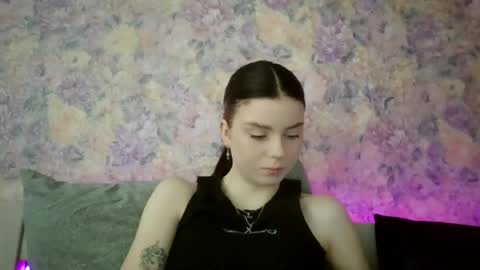 Snapshot of royalvelour chatting on 06.04.26 royalvelour online show from 06.04.26