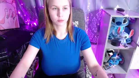 Snapshot of royangela chatting on 02.01.26 angela online show from 02.01.26