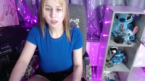 Snapshot of royangela chatting on 02.04.26 angela online show from 02.04.26