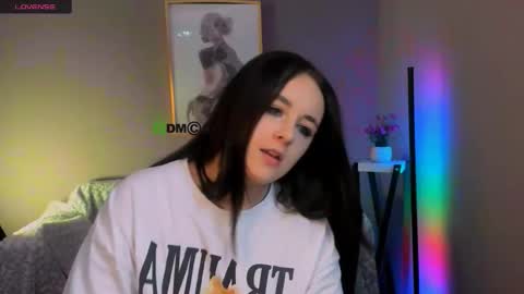 Snapshot of rozmary_ket chatting on 11.25.25 Im Rozmary nice to meet you 3 online show from 11.25.25