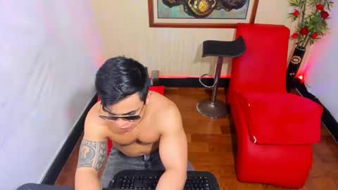 Snapshot of rrmodelsstars chatting on 04.04.26 rrmodelsstars online show from 04.04.26