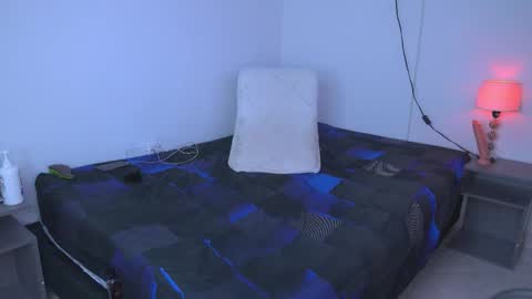 rubi rouss  instagran and X or tw  FAV VIBES11  9 33  101 moan and explode my balls online show from 09.14.25