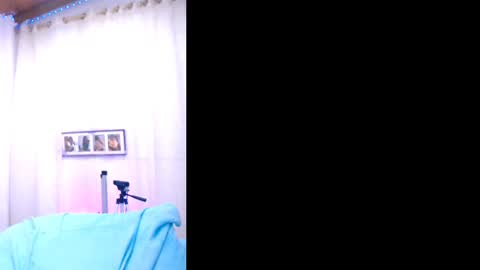 Snapshot of rubidaniells_ chatting on 03.04.25 Daniells online show from 03.04.25