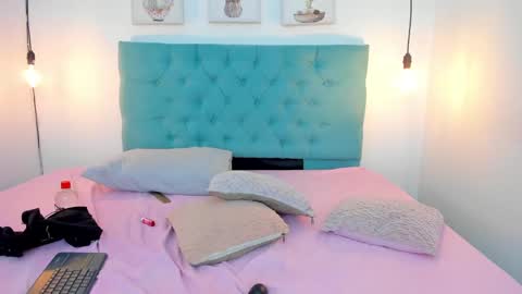 Snapshot of rubiroose chatting on 01.07.25 Rubii online show from 01.07.25