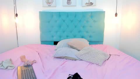 Snapshot of rubiroose chatting on 01.11.25 Rubii online show from 01.11.25