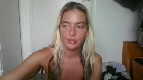 Snapshot of rubyredxxxoxxx chatting on 02.08.25 rubyredxxxoxxx online show from 02.08.25