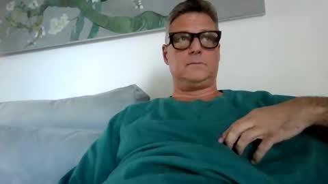 Snapshot of rudeski chatting on 10.02.25 rudeski online show from 10.02.25