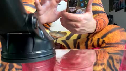 Snapshot of rudolphus_live_2018 chatting on 10.26.25 andy leyfield online show from 10.26.25