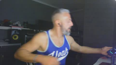 Chico que rico Caliente online show from 12.29.24