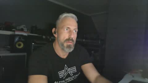 Chico que rico Caliente online show from 01.28.25