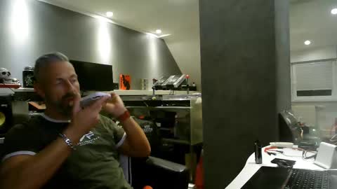 Chico que rico Caliente online show from 02.10.25