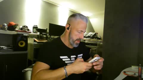 Chico que rico Caliente online show from 02.14.25