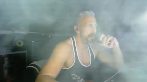 Chico que rico Caliente online show from 02.22.25