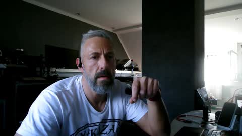 Chico que rico Caliente online show from 03.04.25