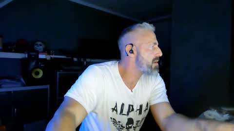 Chico que rico Caliente online show from 09.09.25