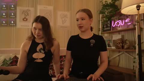 Snapshot of ruminelle chatting on 12.15.25 Lilith online show from 12.15.25