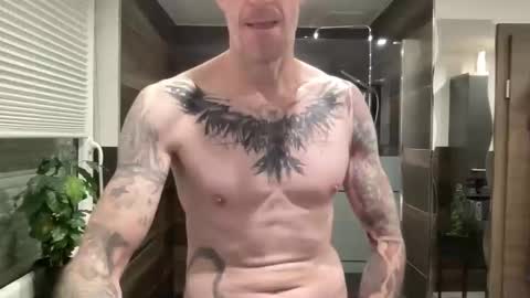 Snapshot of runxx96355 chatting on 12.16.25 run online show from 12.16.25