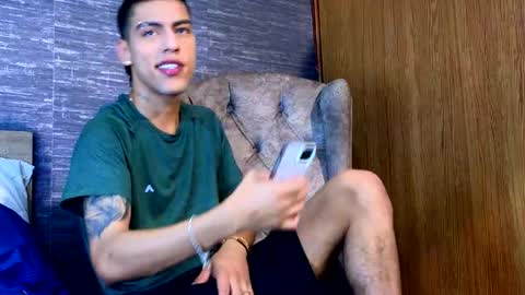  R U S S E L L  online show from 02.05.25