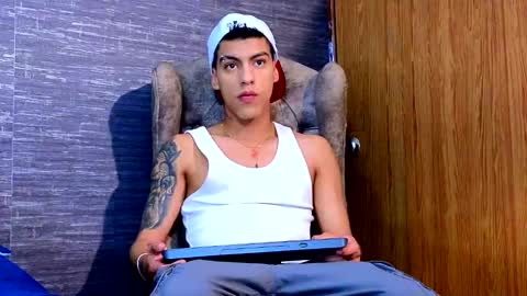  R U S S E L L  online show from 02.07.25