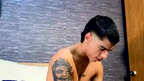  R U S S E L L  online show from 02.20.25