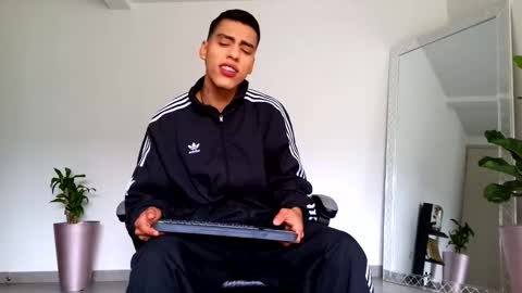  R U S S E L L  online show from 10.16.25