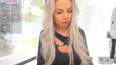 Snapshot of russian_ava chatting on 10.27.25 Ava online show from 10.27.25