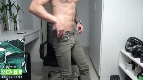 Snapshot of rustynf1tz chatting on 02.08.25 MillionDollarGuy online show from 02.08.25