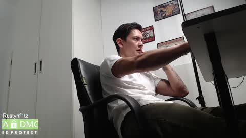 Snapshot of rustynf1tz chatting on 02.17.25 MillionDollarGuy online show from 02.17.25