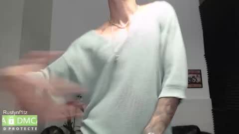 Snapshot of rustynf1tz chatting on 11.04.25 MillionDollarGuy online show from 11.04.25