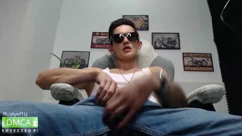 Snapshot of rustynf1tz chatting on 11.21.25 MillionDollarGuy online show from 11.21.25