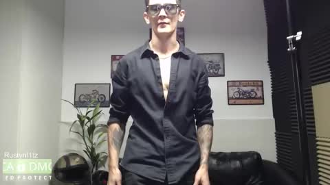 Snapshot of rustynf1tz chatting on 11.24.25 MillionDollarGuy online show from 11.24.25