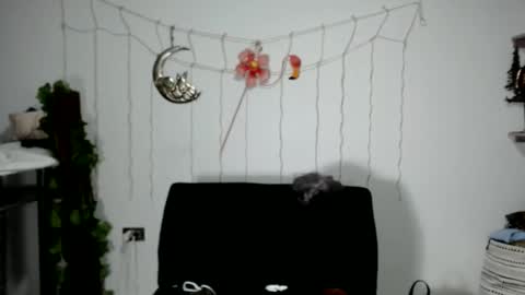 Snapshot of ruth_blue21 chatting on 12.29.24 ruth_blue21 online show from 12.29.24