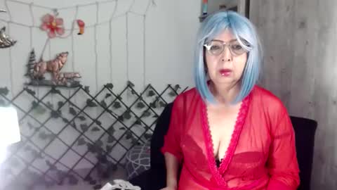 Snapshot of ruth_blue21 chatting on 02.18.25 ruth_blue21 online show from 02.18.25
