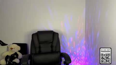 Nika online show from 10.30.25