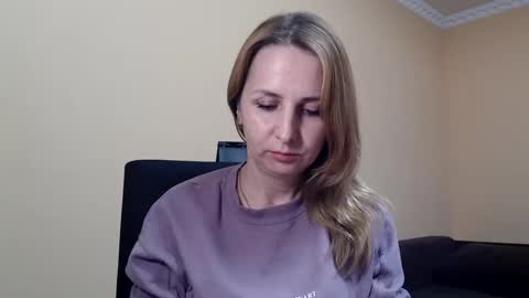 Snapshot of ruthpark chatting on 10.13.25 Ruth online show from 10.13.25