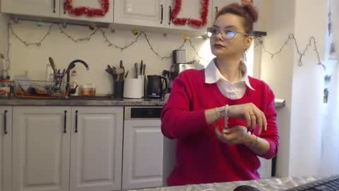 Snapshot of ruxandradanny chatting on 02.18.25 ruxandradanny online show from 02.18.25