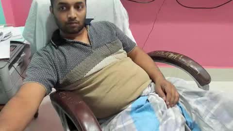 Snapshot of rwb17 chatting on 11.19.25 rwb17 online show from 11.19.25