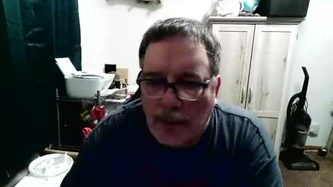 Snapshot of rwzar_1965 chatting on 04.22.26 rwzar_1965 online show from 04.22.26