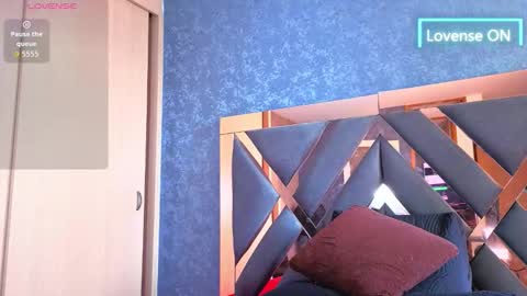 Snapshot of ryan_evanns chatting on 11.10.25 R Y A N online show from 11.10.25