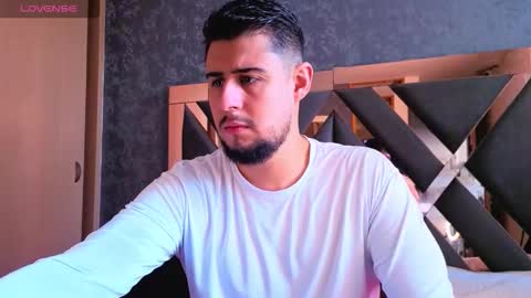 Snapshot of ryan_evanns chatting on 11.12.25 R Y A N online show from 11.12.25