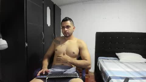 Snapshot of ryan_xc1 chatting on 10.14.25 ryan_xc1 online show from 10.14.25