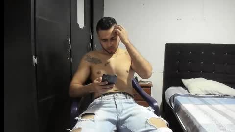 Snapshot of ryan_xc1 chatting on 11.18.25 ryan_xc1 online show from 11.18.25