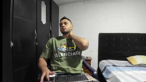 Snapshot of ryan_xc1 chatting on 11.24.25 ryan_xc1 online show from 11.24.25