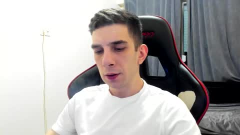 Snapshot of ryandusk chatting on 11.22.25 Andrew C. online show from 11.22.25