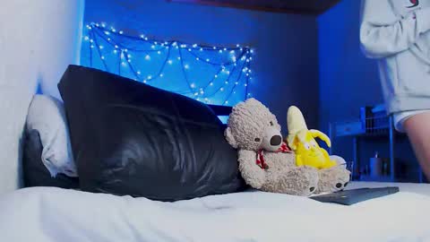 Ryannhill  online show from 11.18.25