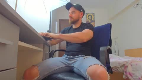 Snapshot of ryanstone_ chatting on 05.18.26 Ryanstone online show from 05.18.26
