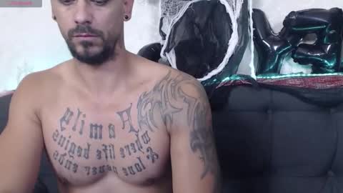 Snapshot of ryanvibe chatting on 10.28.25 Ryan online show from 10.28.25