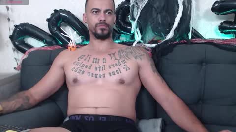 Snapshot of ryanvibe chatting on 10.31.25 Ryan online show from 10.31.25