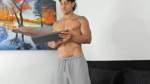 Snapshot of ryanwhite3 chatting on 11.07.25 ryanwhite3 online show from 11.07.25